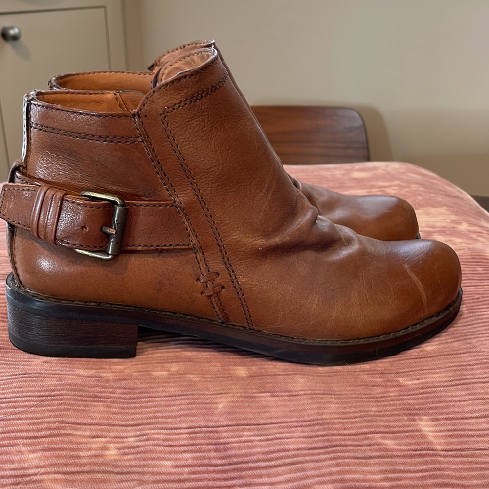 Bussola Boots View 2